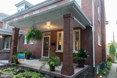 Main picture of 321 Pearl St