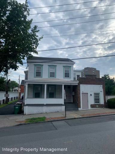 Main picture of 211 Mill St