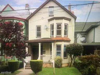 Main picture of 103 Hudson Ave