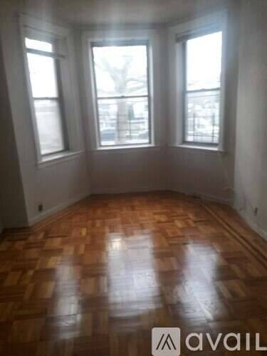 Main picture of 3030 Bronxwood Ave