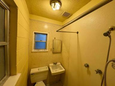 Main picture of 5005 19th St W