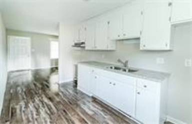 Main picture of 670 Paul St