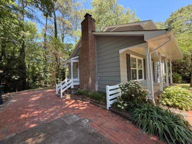 Main picture of 808 Buckle Ct