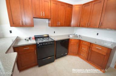 Main picture of 1610 Commonwealth Ave