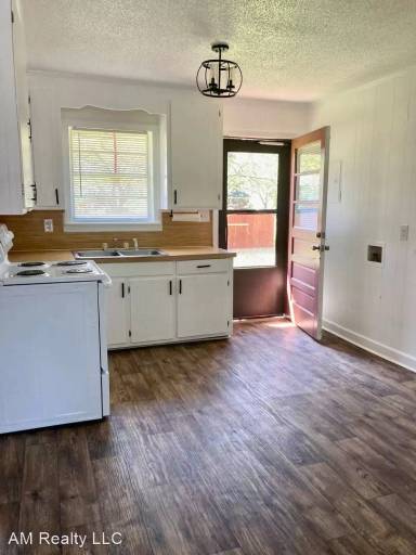 Main picture of 609 Elaine St