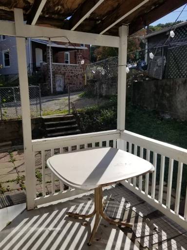 Main picture of 611 Maple St