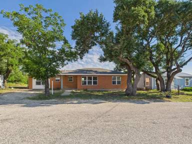 Main picture of 212 Myrtle Ave