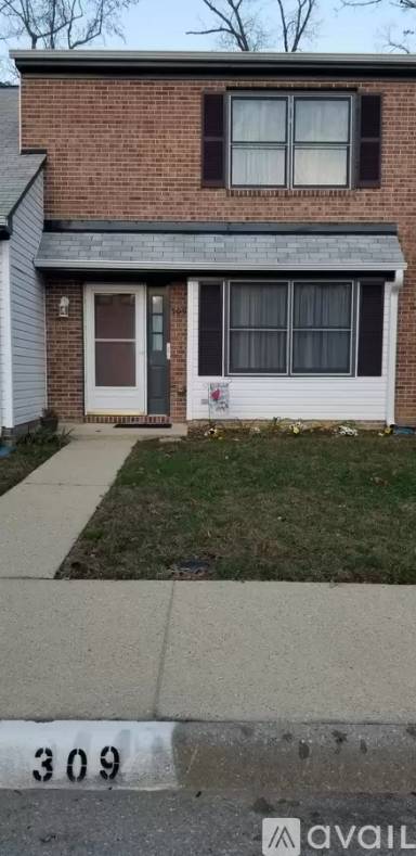 Main picture of 304 Crestwood Ct
