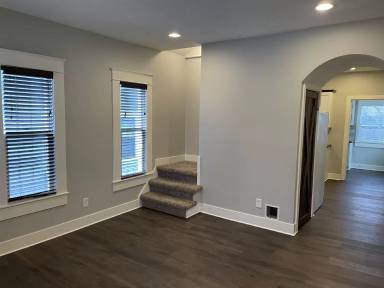 Main picture of 131 Diamond Ave SE