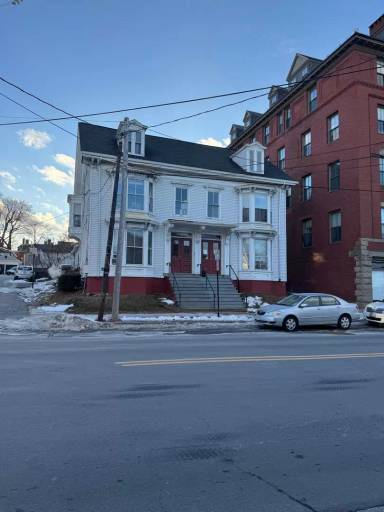 Main picture of 790 Congress St