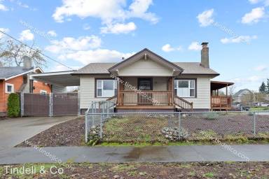 Main picture of 2136 N Terry St