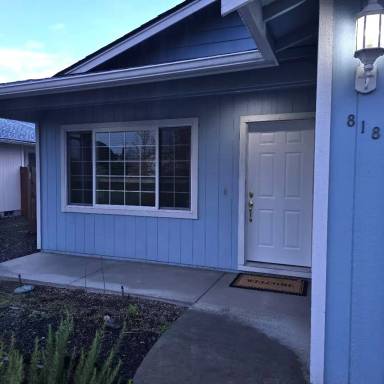 Main picture of 818 E Washington Pl