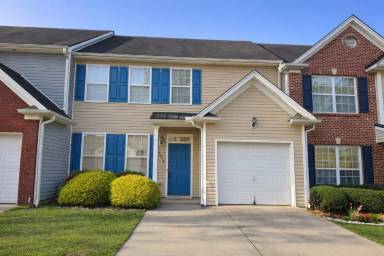 Main picture of 3075 Kentmere Dr