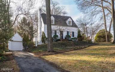 Main picture of 1628 N Harrison St