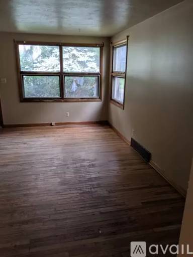Main picture of 1322 Logan Ave NW