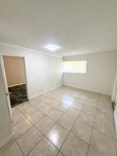 Main picture of 341 NE 25th Ct