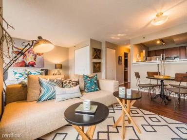 Main picture of 442 E Erie St