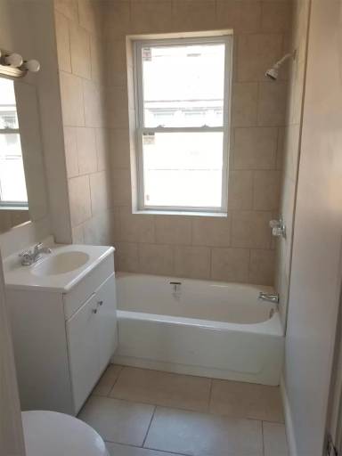 Main picture of 1022 E 80th St