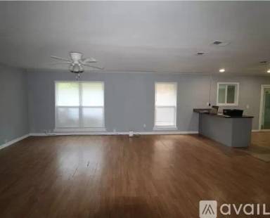 Main picture of 223 N Edgewood Dr