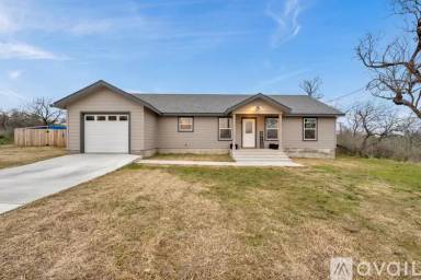Main picture of 108 W Willow Dr