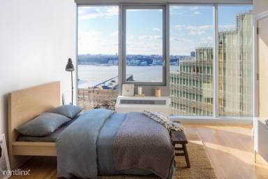 Main picture of Instrata at Mercedes House