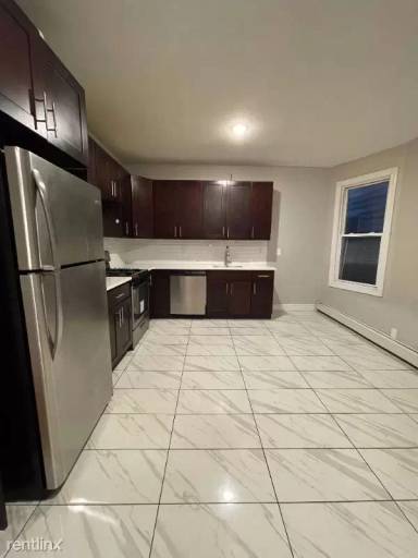 Main picture of 165 Clinton Ave
