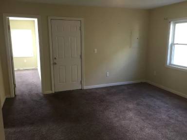 Main picture of 65 N Leonard St