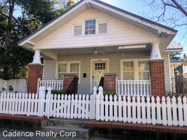 Main picture of 308 Castle St