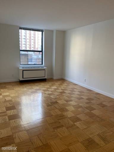 Main picture of 247 W 87th St