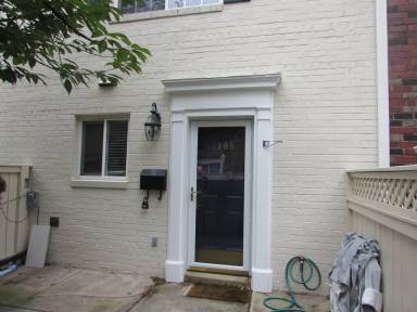 Main picture of 1305 N Van Dorn St