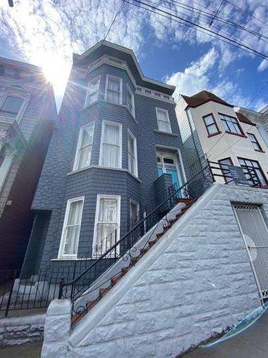 Main picture of 537 Oak St