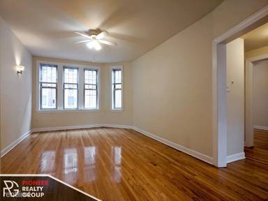Main picture of 550-60 W Aldine Ave