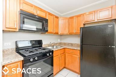 Main picture of 1261 W Argyle