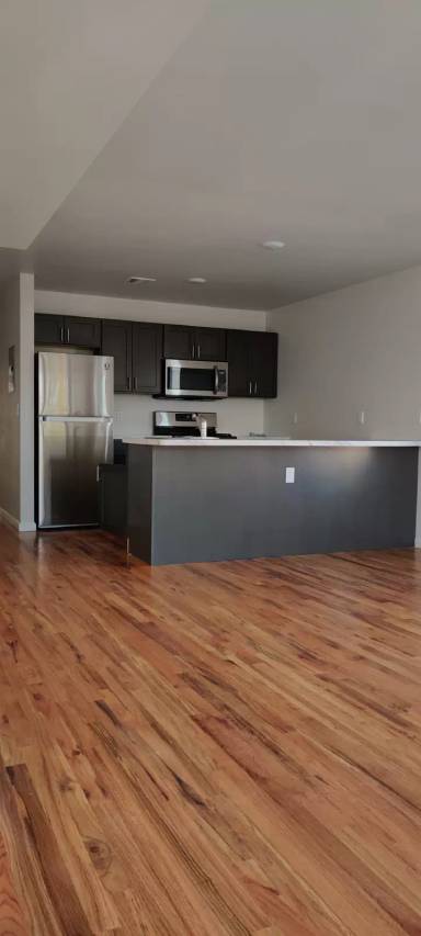 Main picture of 404 Avon Ave