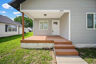 Main picture of 505 W 12th St