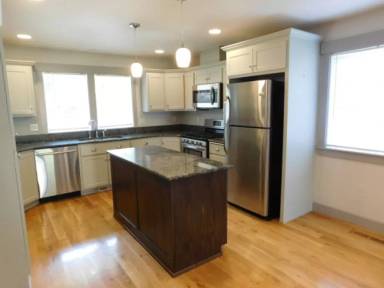 Main picture of 575 Browning Ave SE