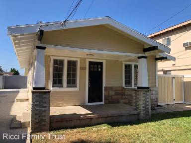 Main picture of 1249 W Palmyra Ave