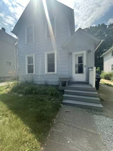 Main picture of 3188 W 92nd St