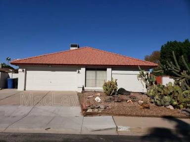 Main picture of 2708 W Gila Ln