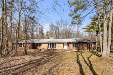 Main picture of 72 Center Rd