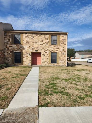 Main picture of 410 Yorktown Ln