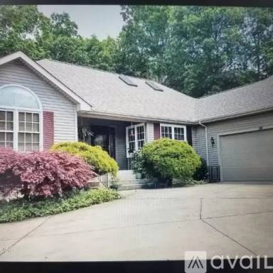 Main picture of 56 Loxley Ln