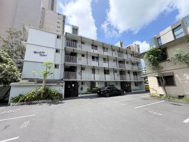 Main picture of 445 Kalaimoku St