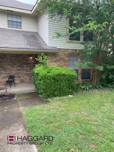 Main picture of 10141 Camelot Dr