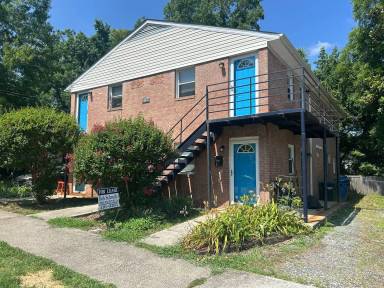 Main picture of 1023 Berkeley St