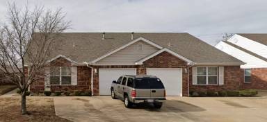 Main picture of 1908 Leeds Ln
