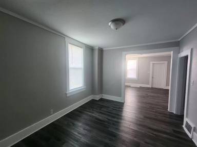 Main picture of 307 E 22nd St
