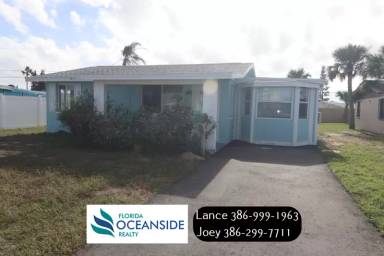 Main picture of 20 Poinsettia Dr