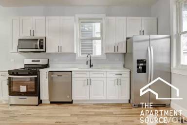 Main picture of 1626 N Washtenaw Ave