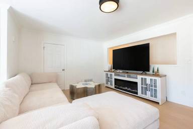 Main picture of 705 E Foothill Blvd